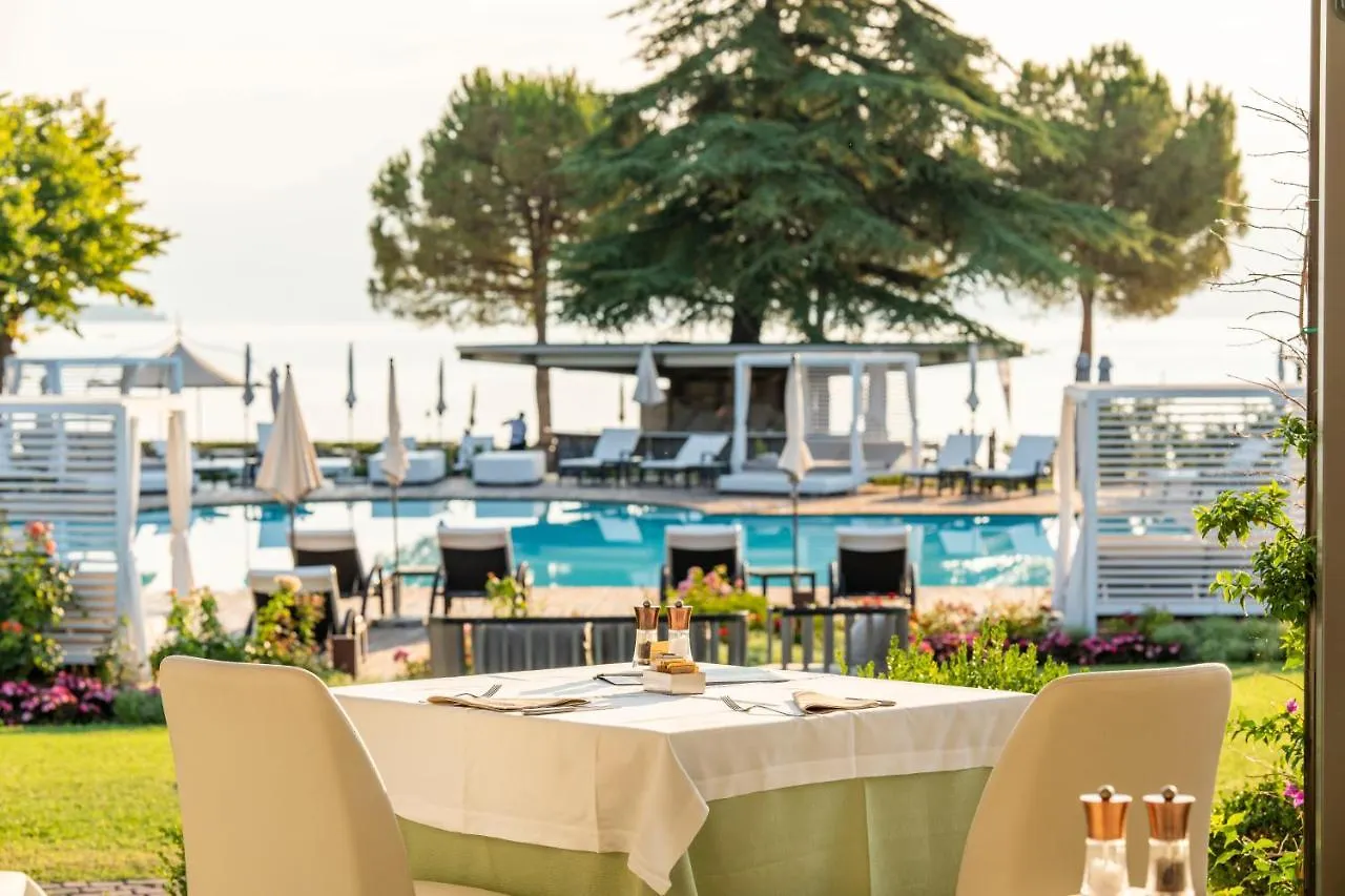 Splendido Bay Luxury Spa Resort Padenghe sul Garda 5*,  Italia